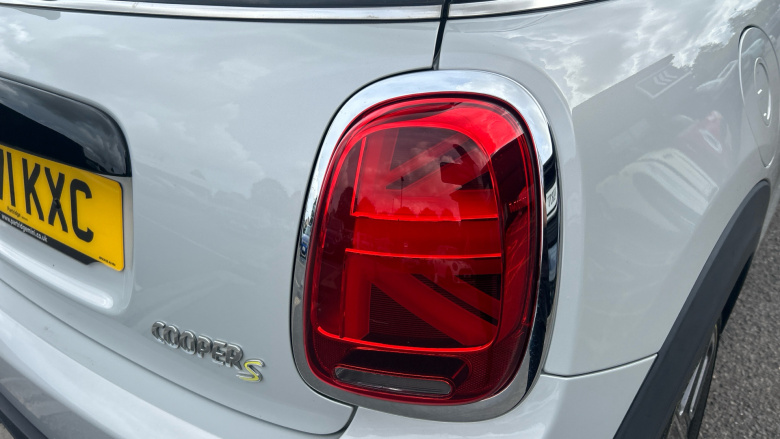 MINI Hatchback 135kW Cooper S Level 3 33kWh 3dr Auto Electric Hatchback